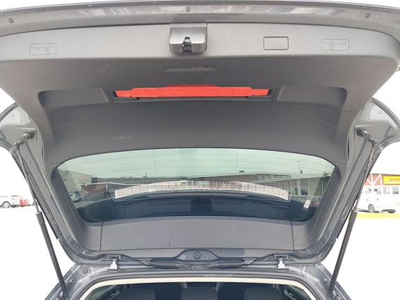 Volkswagen Golf VIII 19 of 23