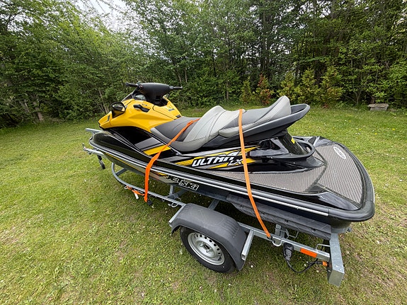 Ett klipp! Kawasaki Ultra LX 15 timmar som bara körts i insjöar 5 of 5