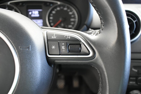 Audi e-tron Sportback 15 of 18