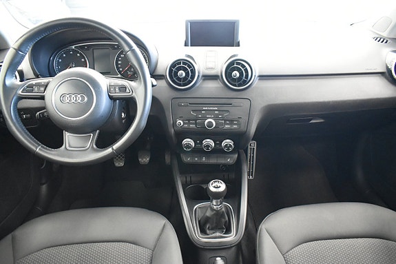 Audi e-tron Sportback 10 of 18