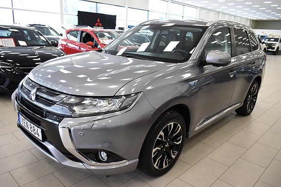 Mitsubishi Outlander 2 of 5