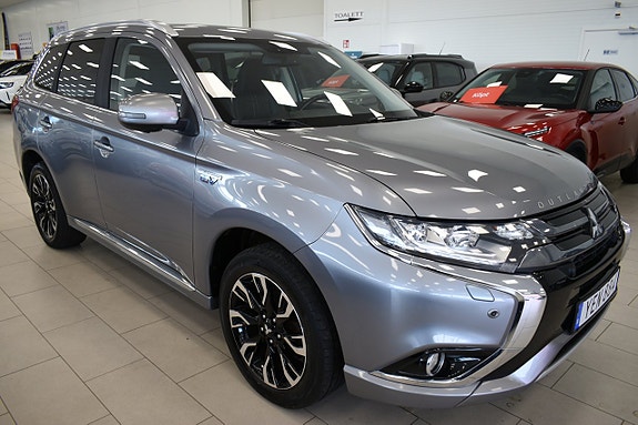 Mitsubishi Outlander 3 of 5