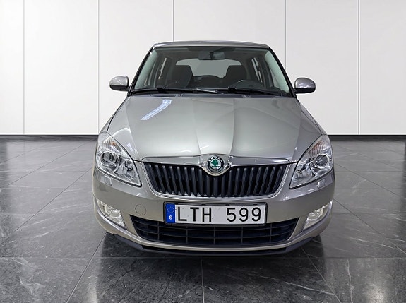 Skoda Fabia 2 of 14