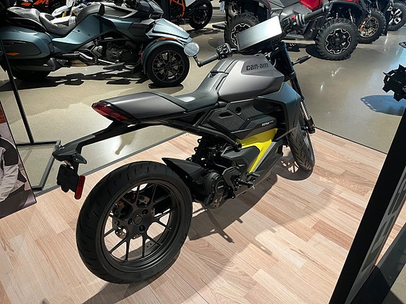 Can-Am PULSE 35 kW + Passagerarsäte KÖP ONLINE 3 of 5