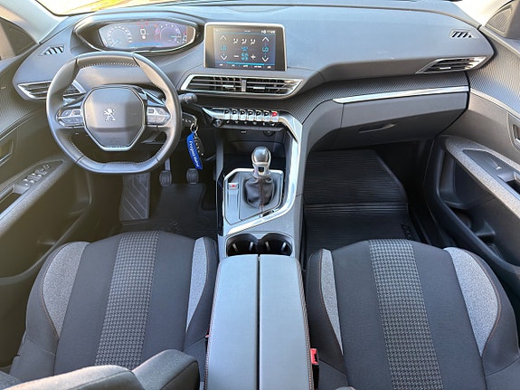 Peugeot 3008 11 of 17