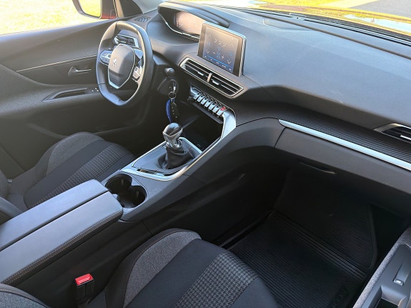 Peugeot 3008 14 of 17