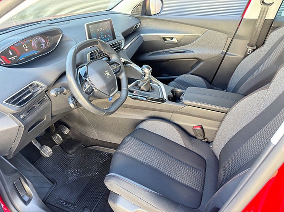 Peugeot 3008 8 of 17