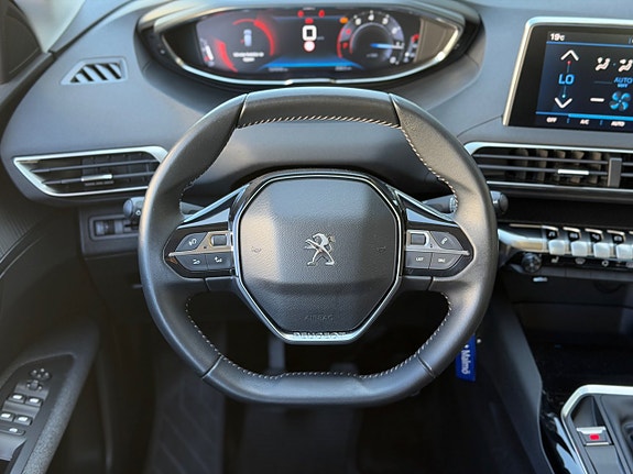 Peugeot 3008 12 of 17