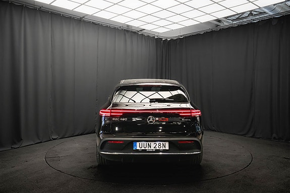 Mercedes-Benz EQC400 8 of 23