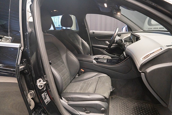Mercedes-Benz EQC400 16 of 23