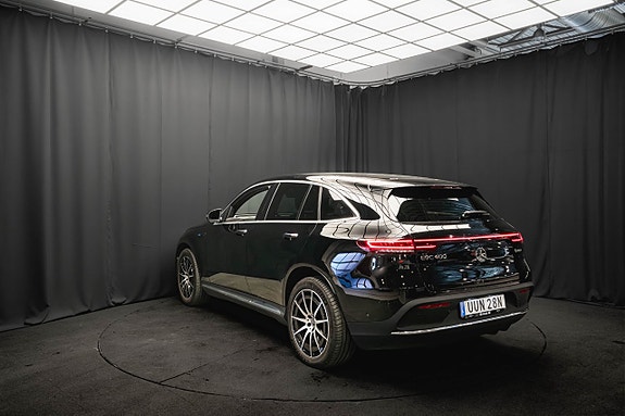 Mercedes-Benz EQC400 9 of 23
