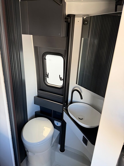 Adria Twin Supreme 640 SLB * Truma diesel * 9 of 13