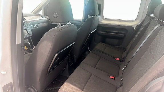 Volkswagen Caddy Maxi 12 of 15