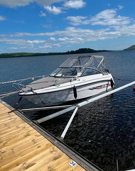 HR 555 Br med Mercury 150 PRO xs