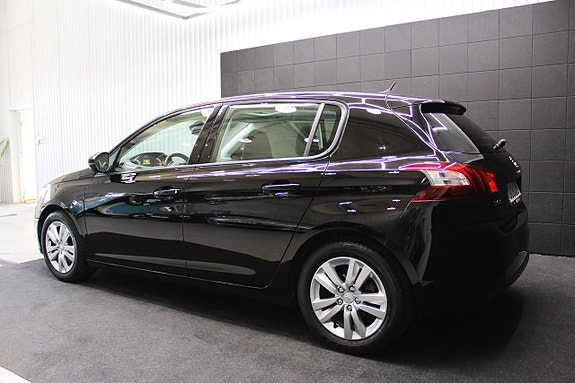 Peugeot 308 4 of 5