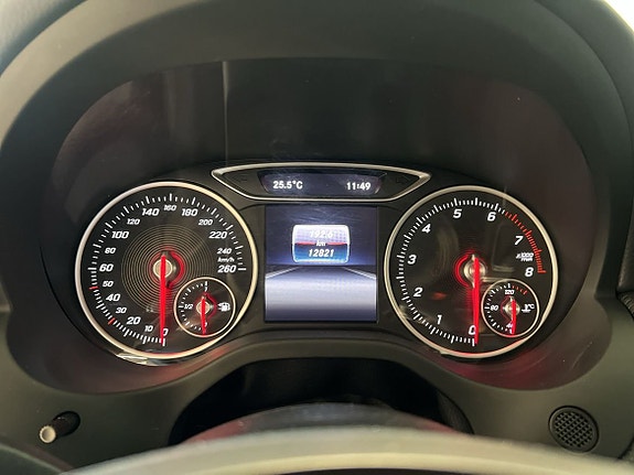 Mercedes-Benz A180 4 of 5