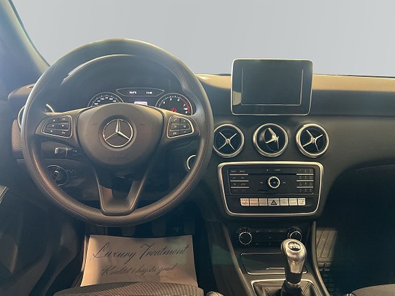Mercedes-Benz A180 5 of 5
