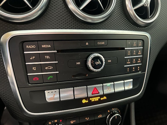 Mercedes-Benz A180 3 of 5