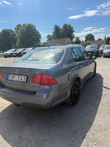 Saab 9-5 4 of 5