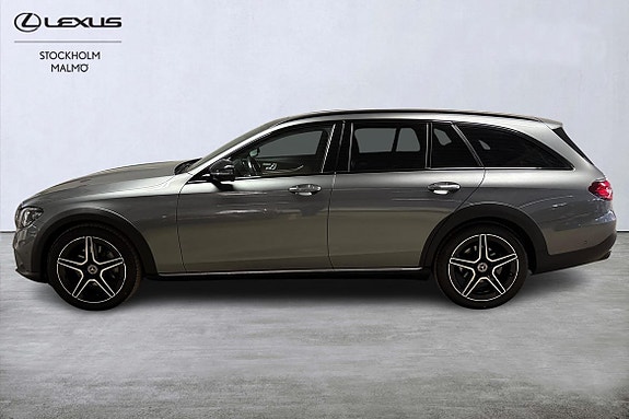 Mercedes-Benz E220 2 of 23