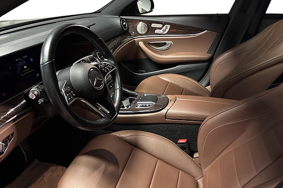 Mercedes-Benz E220 7 of 23