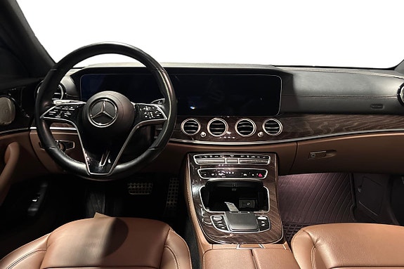 Mercedes-Benz E220 9 of 23
