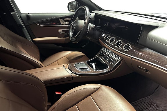 Mercedes-Benz E220 10 of 23