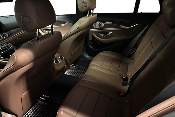 Mercedes-Benz E220 12 of 23