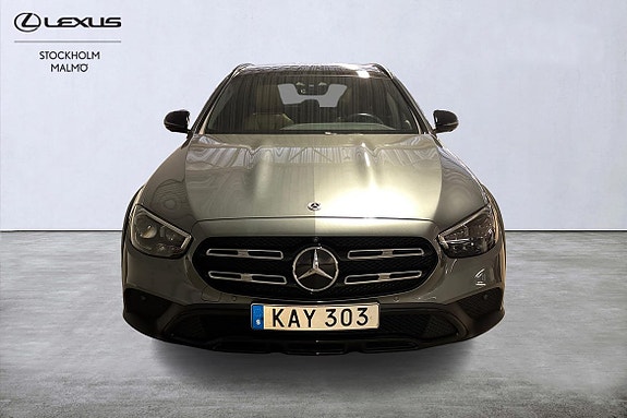 Mercedes-Benz E220 22 of 23