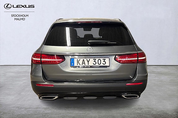 Mercedes-Benz E220 21 of 23