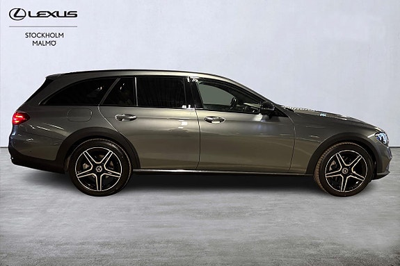 Mercedes-Benz E220 5 of 23
