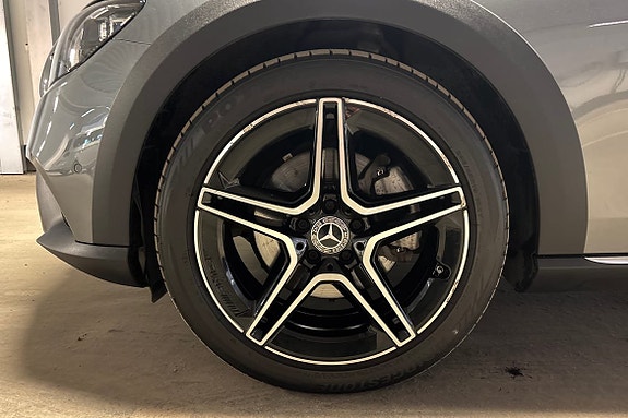 Mercedes-Benz E220 23 of 23