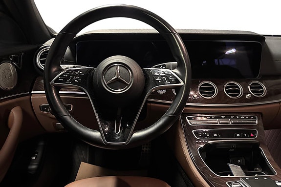 Mercedes-Benz E220 8 of 23