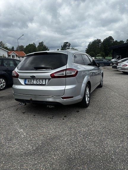 Ford Mondeo 4 of 5