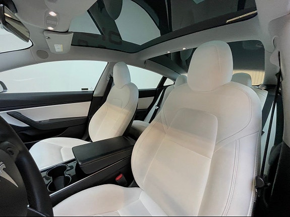 Tesla Model 3 12 of 13