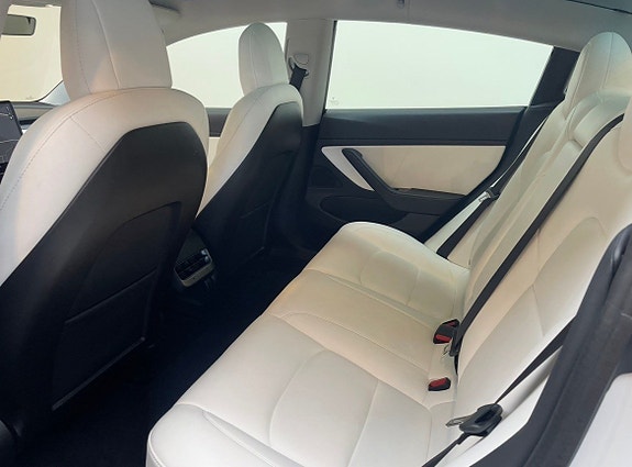 Tesla Model 3 6 of 13