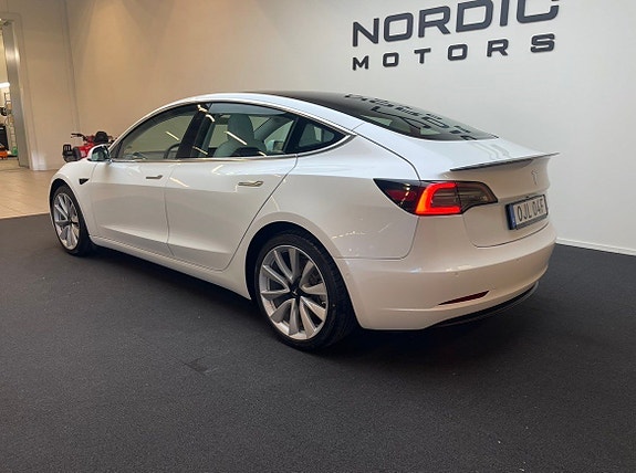 Tesla Model 3 3 of 13