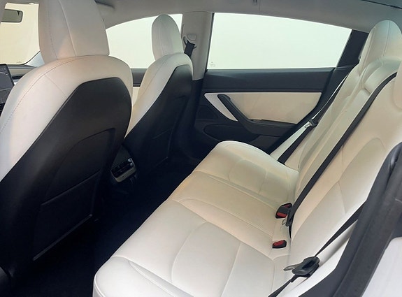 Tesla Model 3 6 of 13