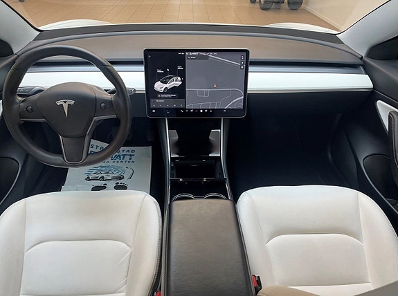 Tesla Model 3 7 of 13