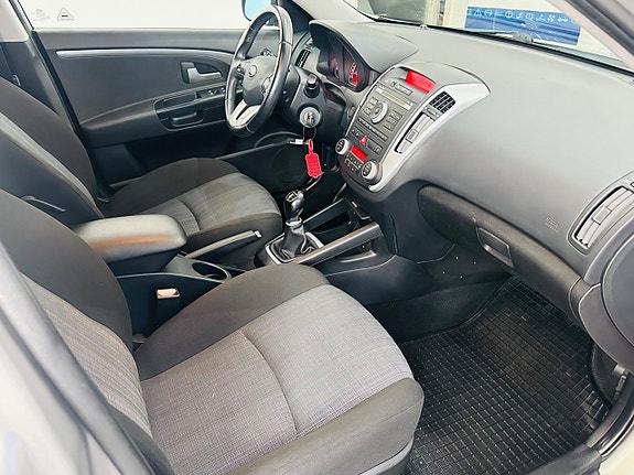 Kia Ceed 15 of 22