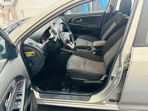 Kia Ceed 11 of 22