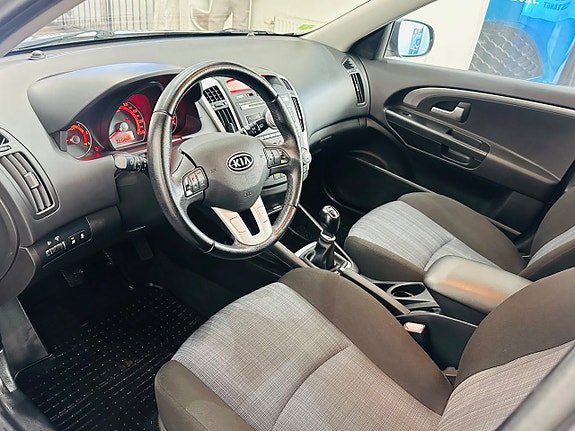 Kia Ceed 10 of 22