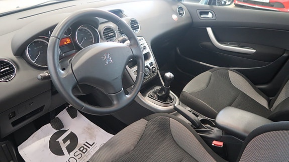 Peugeot 308 9 of 17