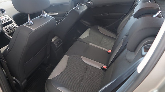 Peugeot 308 15 of 17
