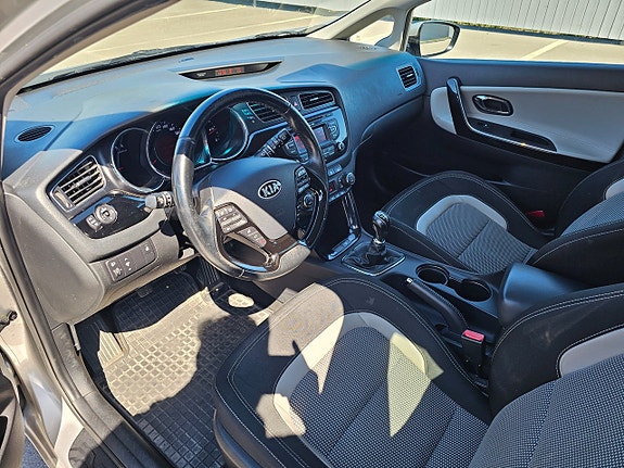 Kia Ceed 7 of 10