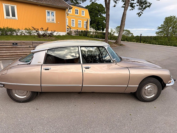 Citroen DS23 4 of 5