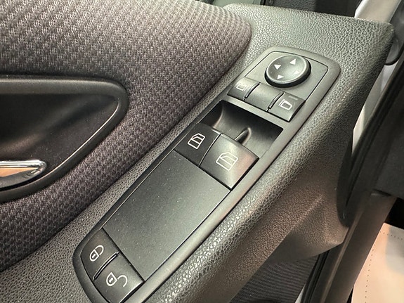 Mercedes-Benz B180 16 of 19