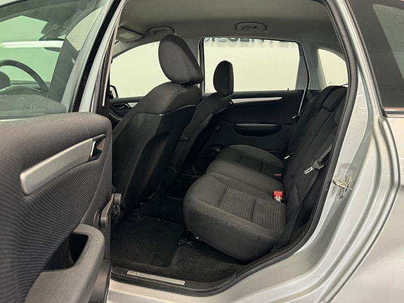 Mercedes-Benz B180 18 of 19