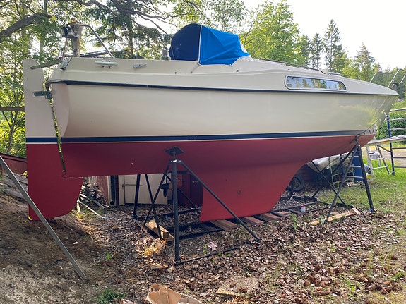 HALLBERG-RASSY 26 — View photo 1