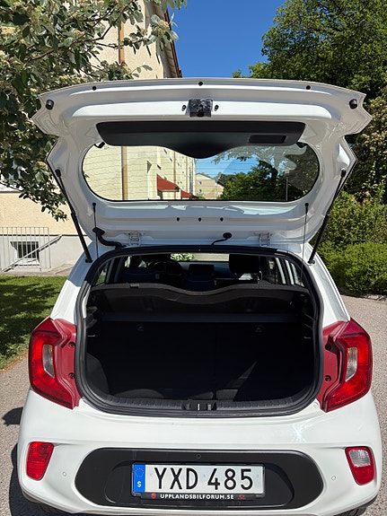Kia Picanto 9 of 12
